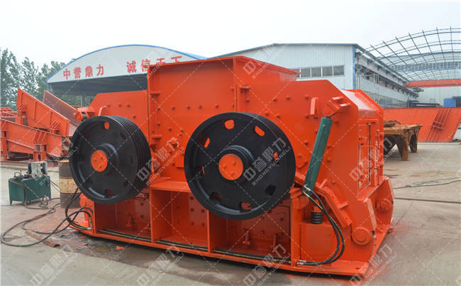 ����ʿ��ɳ�C�S�̃r�X